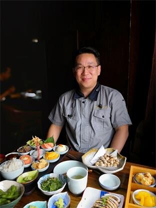 生性豁達(dá)、愛好廣泛的劉海峰先生在生活中充滿情趣