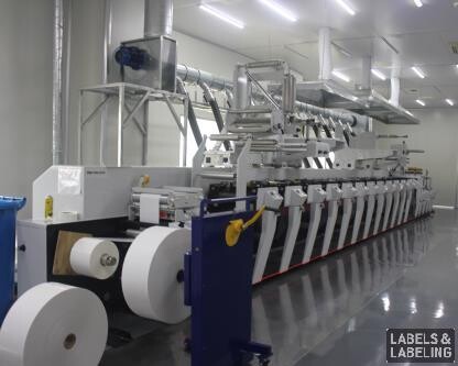 超級標貼安裝的麥安迪P5系列柔印機