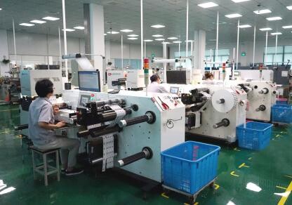 歐普特擁有多臺凌云檢測設備，用于不干膠和復雜電子標簽的檢測