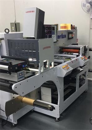 超級標貼安裝的凌云LabelRoll-H系列標簽離線印刷質量檢測設備