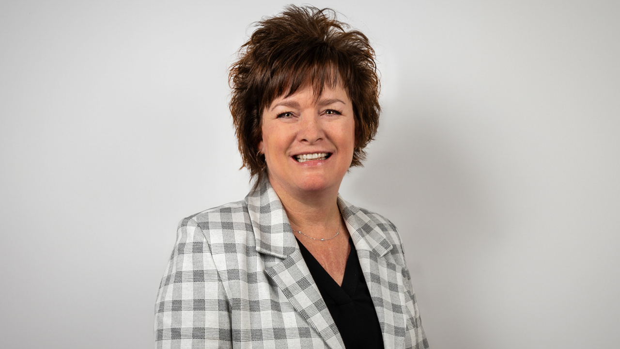 斯科特成为首位获得柔印女性年度人物奖的女性